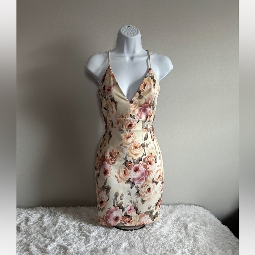 Windsor pink floral bodycon dress - size small
